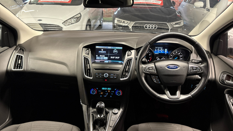 Ford Focus 1.0 EcoBoost 125 Titanium 5dr Petrol Hatchback